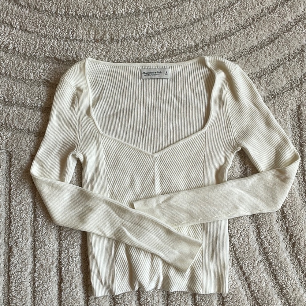 Abercrombie & Fitch Sweater